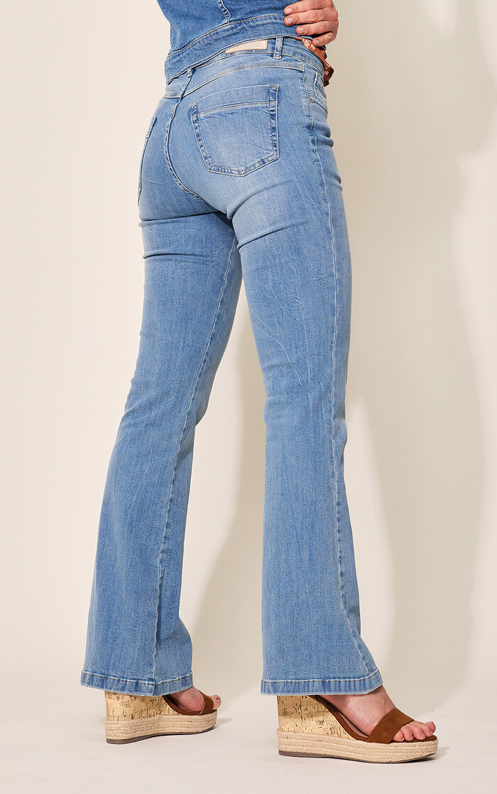 Flared jeans model Jade